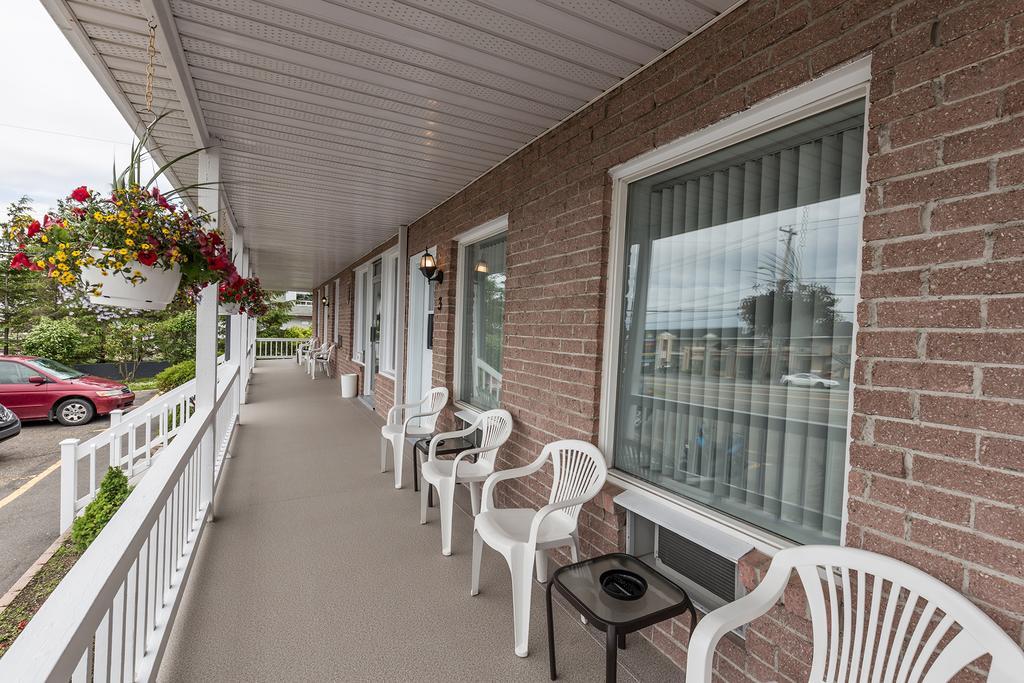 Motel Au Vieux Piloteux รีวีแยร์-ดู-ลู ภายนอก รูปภาพ