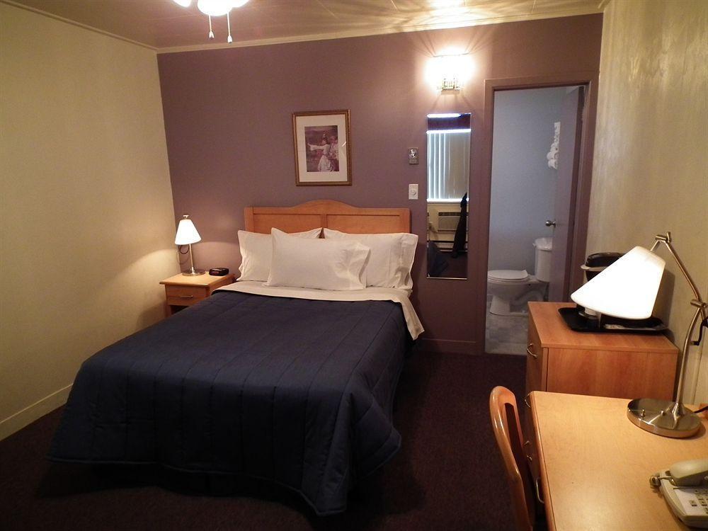 Motel Au Vieux Piloteux รีวีแยร์-ดู-ลู ภายนอก รูปภาพ